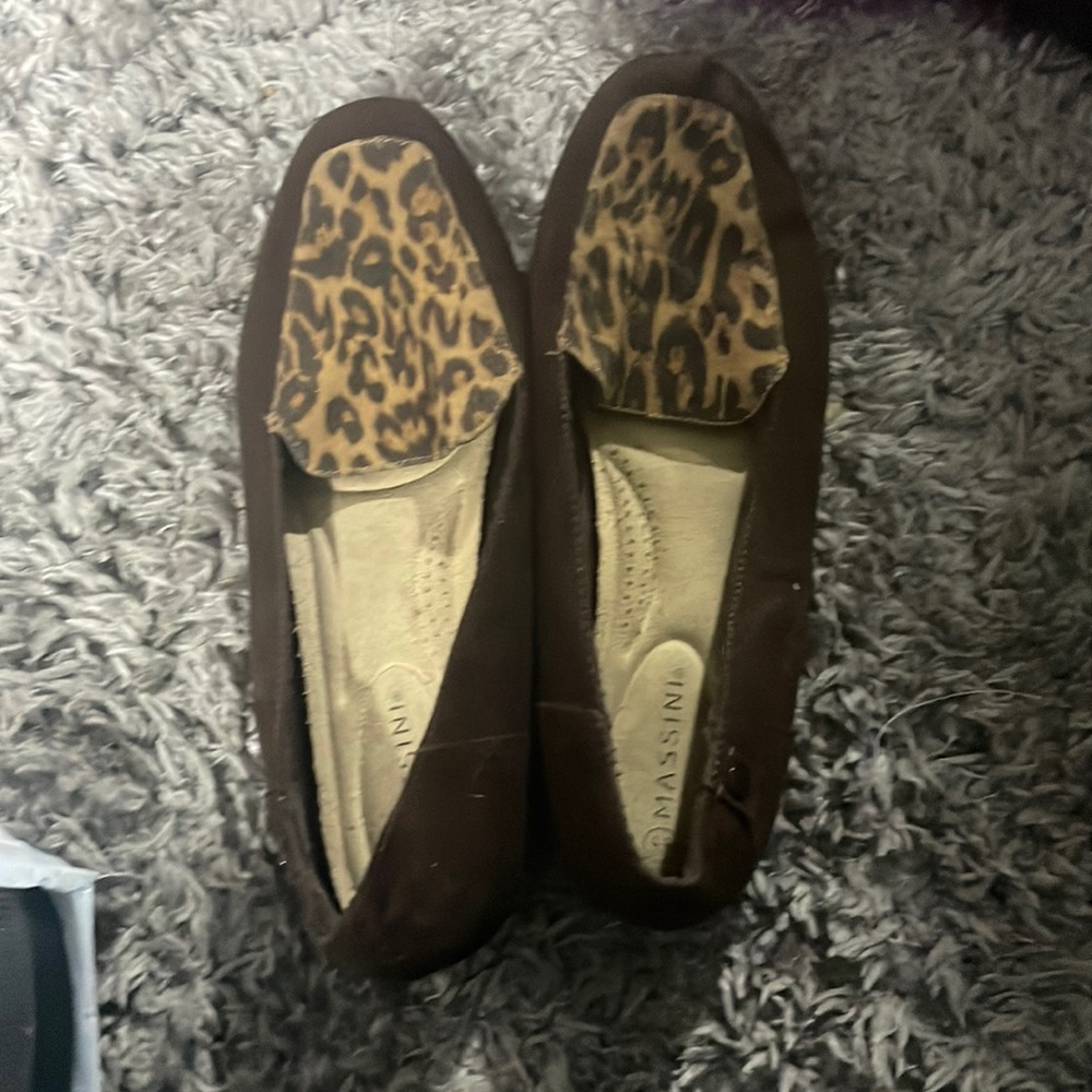 Women brown leopard flats , size 10
